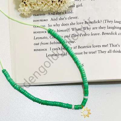 گردنبند طلا طرح ستاره با بند مهره ای