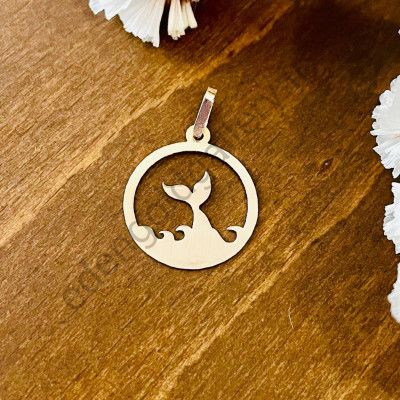 پلاک گردنبند دم نهنگ