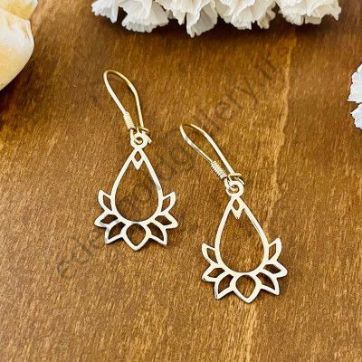 گوشواره طرح گل آویزی