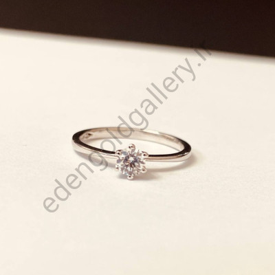 انگشتر طلا تک نگین سفید